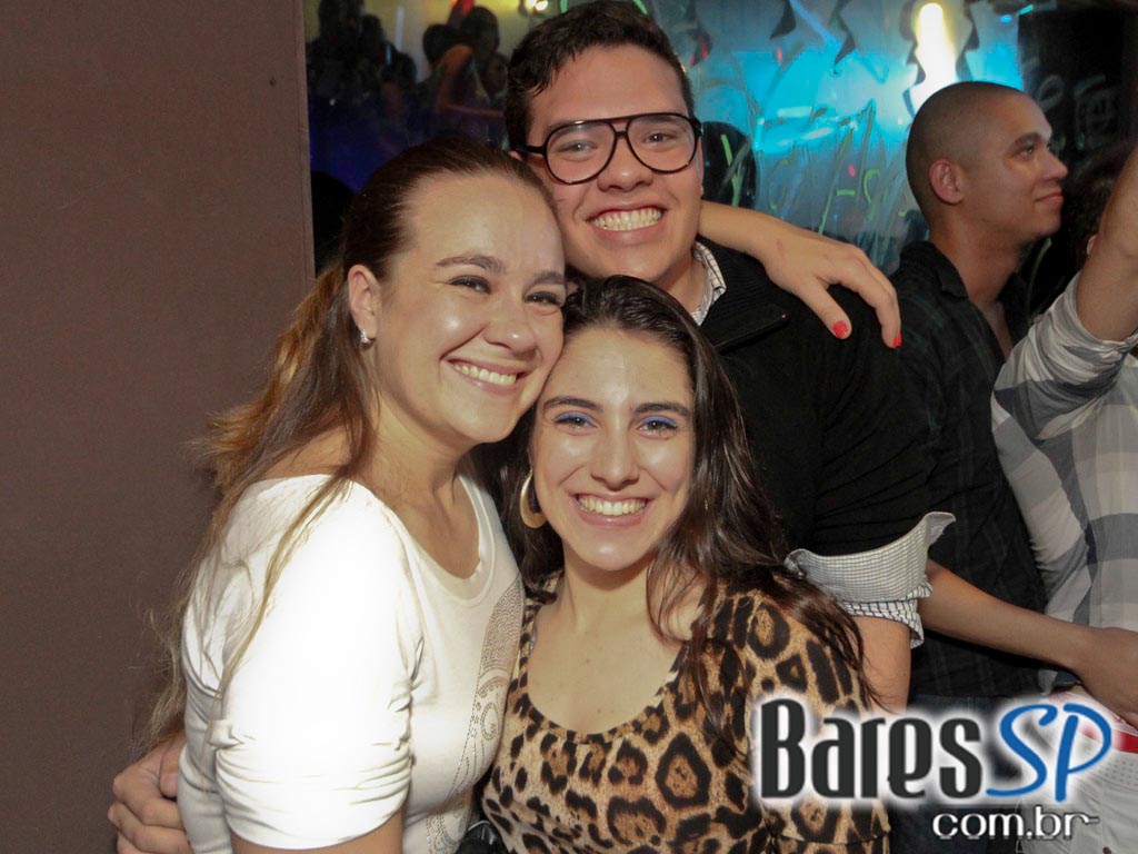 DJs convidados na noite de sexta-feira na The Week DJs convidados na noite de sexta-feira na The Week