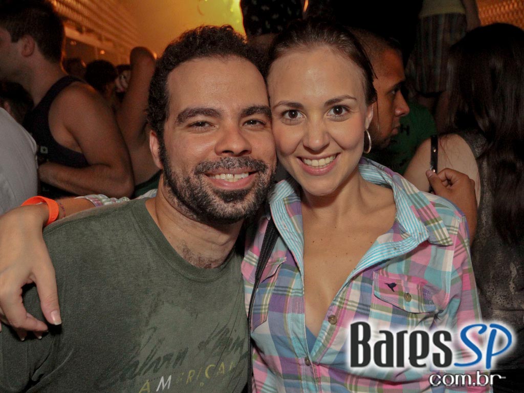 DJs convidados na noite de sexta-feira na The Week DJs convidados na noite de sexta-feira na The Week