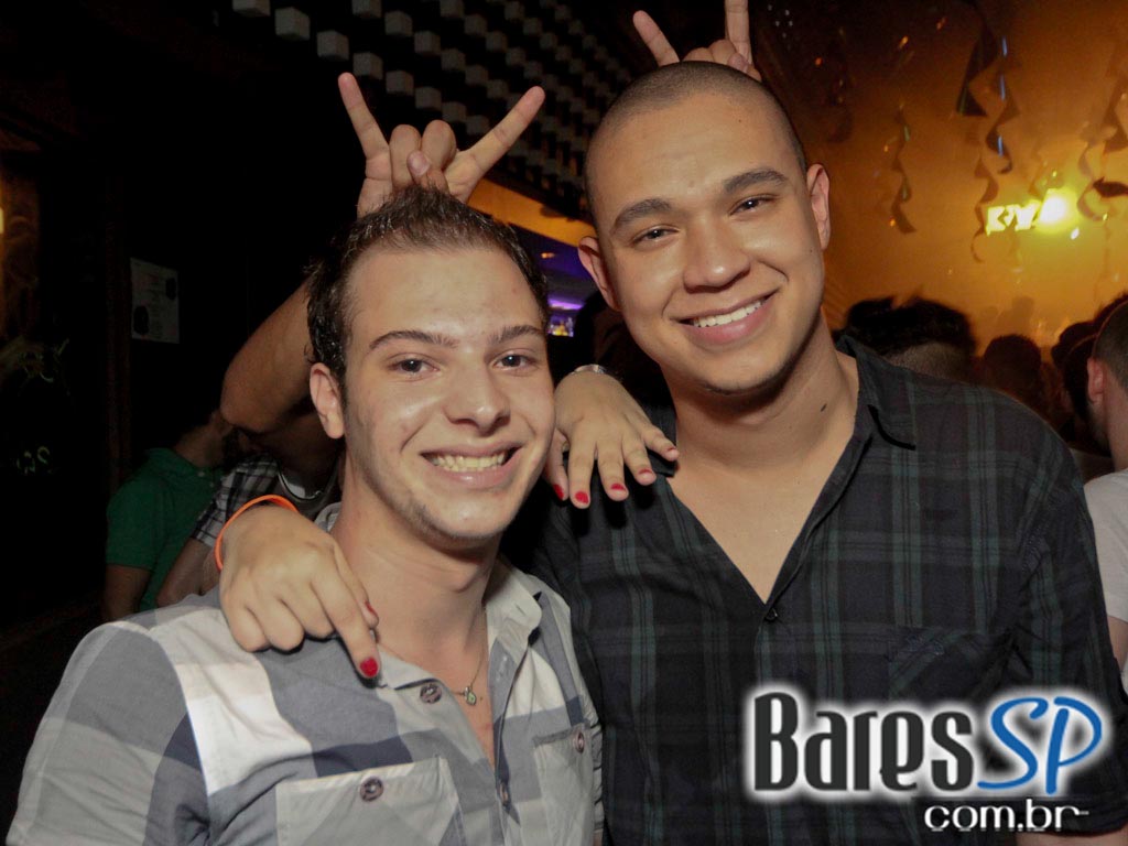 DJs convidados na noite de sexta-feira na The Week DJs convidados na noite de sexta-feira na The Week