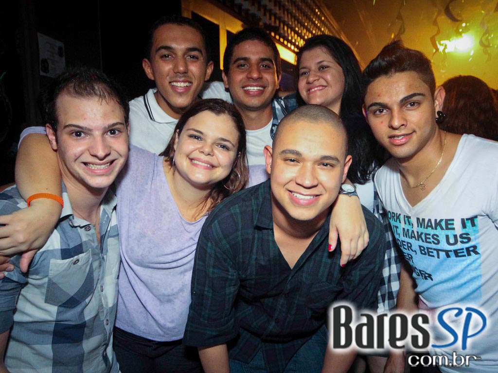 DJs convidados na noite de sexta-feira na The Week DJs convidados na noite de sexta-feira na The Week