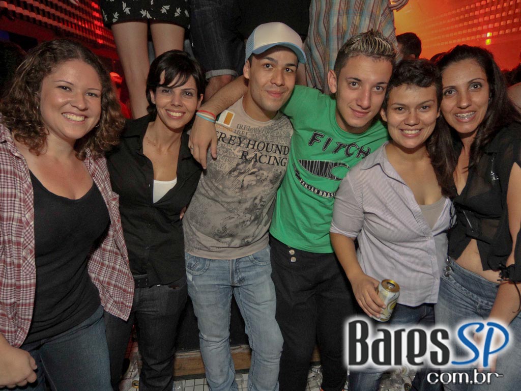 DJs convidados na noite de sexta-feira na The Week DJs convidados na noite de sexta-feira na The Week