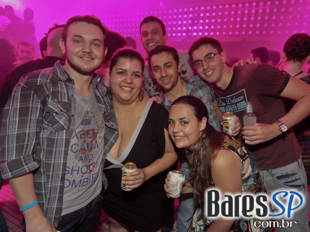 DJs convidados na noite de sexta-feira na The Week DJs convidados na noite de sexta-feira na The Week