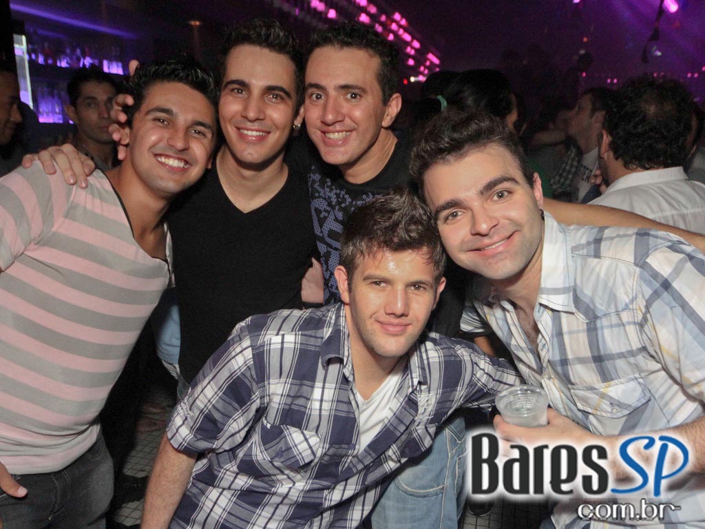 DJs convidados na noite de sexta-feira na The Week DJs convidados na noite de sexta-feira na The Week