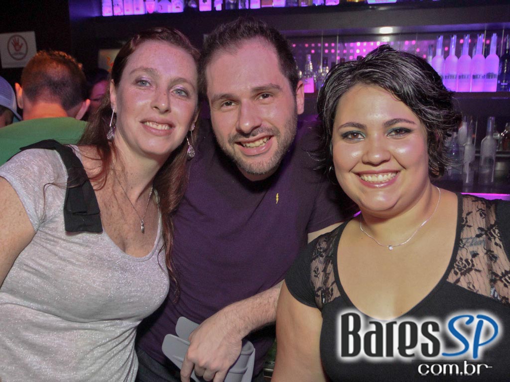 DJs convidados na noite de sexta-feira na The Week DJs convidados na noite de sexta-feira na The Week