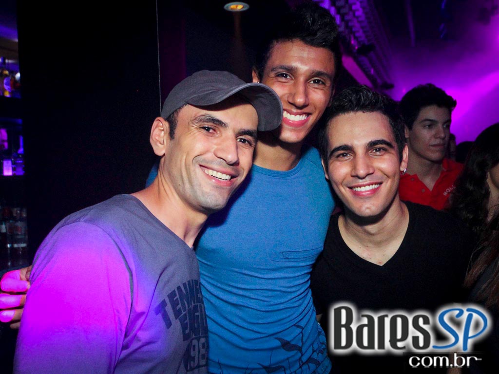 DJs convidados na noite de sexta-feira na The Week DJs convidados na noite de sexta-feira na The Week