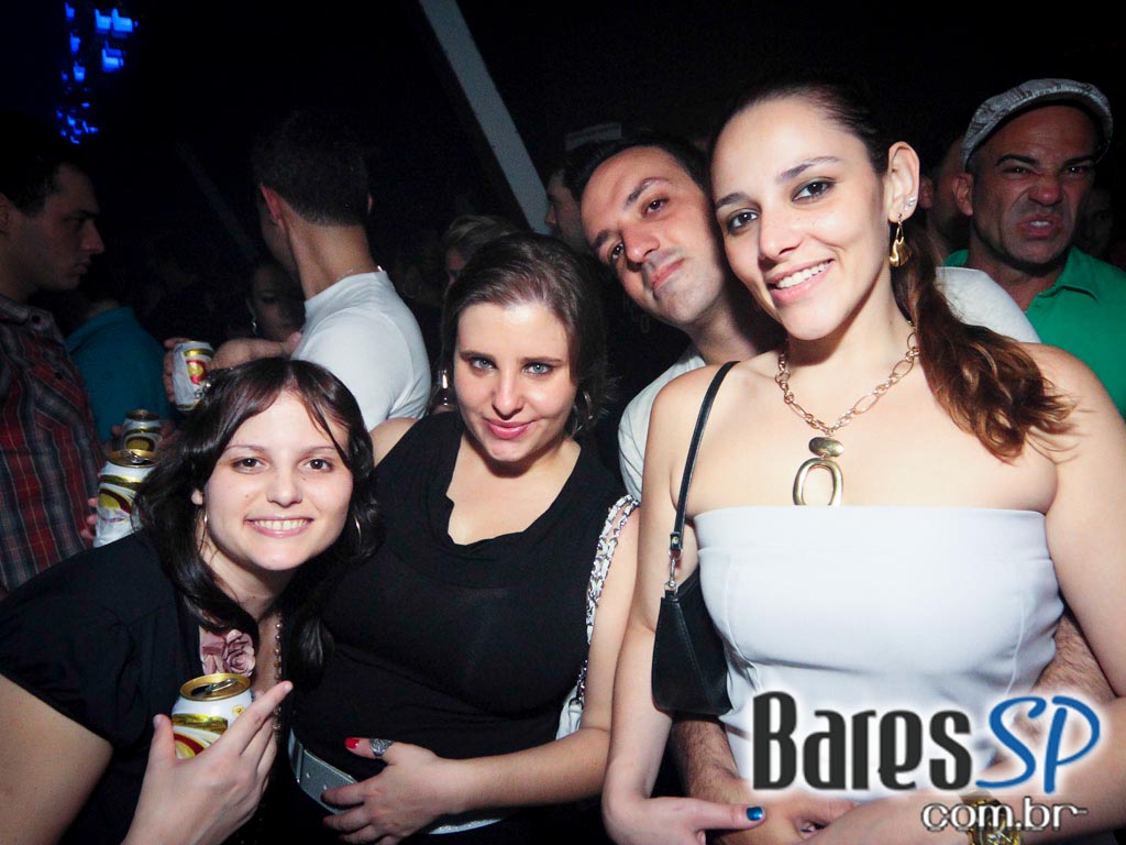 DJs convidados na noite de sexta-feira na The Week DJs convidados na noite de sexta-feira na The Week