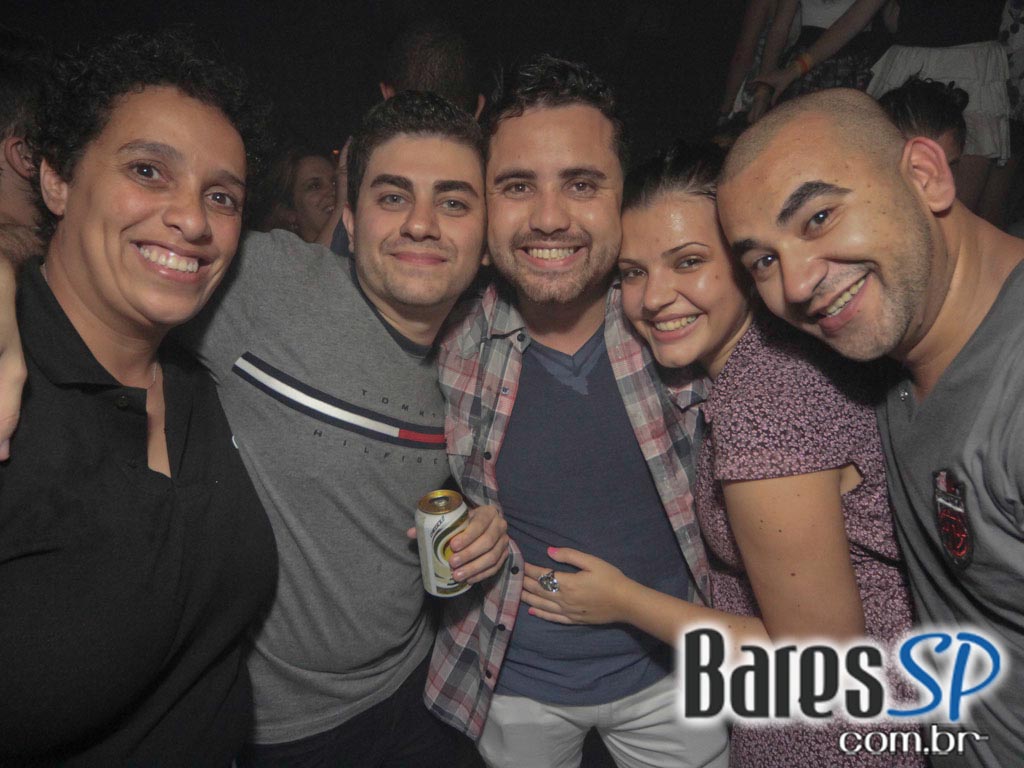 DJs convidados na noite de sexta-feira na The Week DJs convidados na noite de sexta-feira na The Week