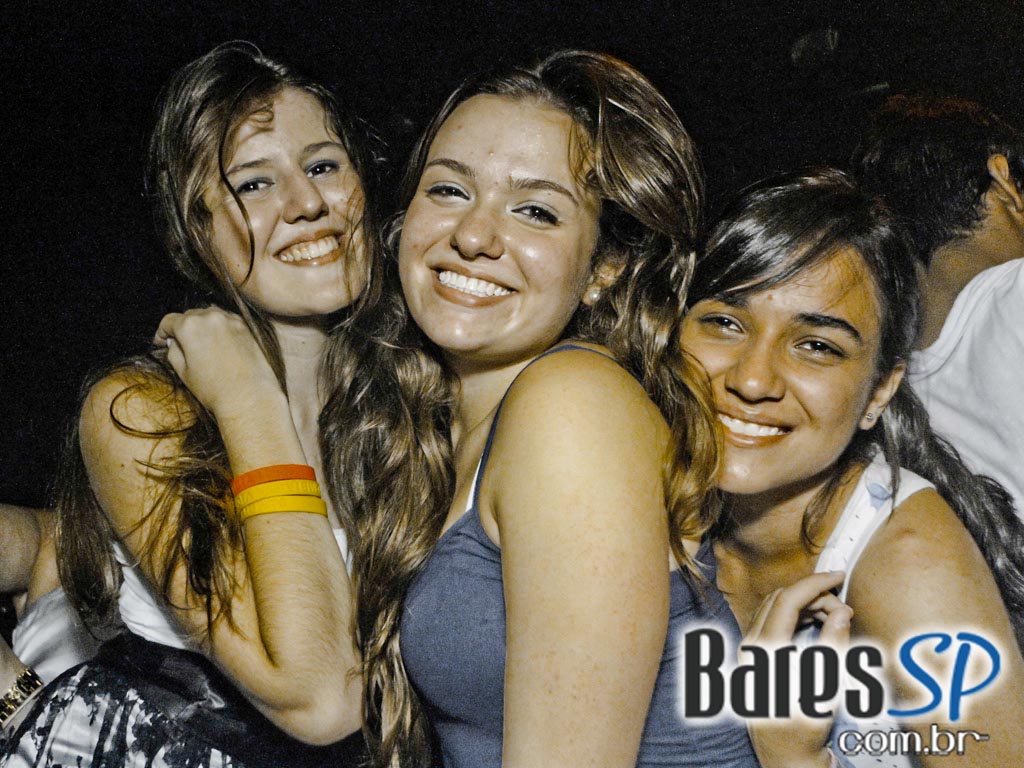 DJs convidados na noite de sexta-feira na The Week DJs convidados na noite de sexta-feira na The Week