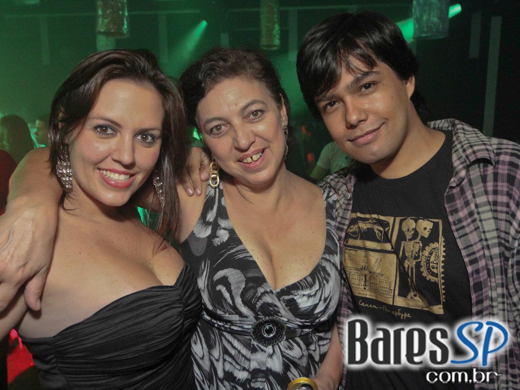 DJs convidados na noite de sexta-feira na The Week DJs convidados na noite de sexta-feira na The Week