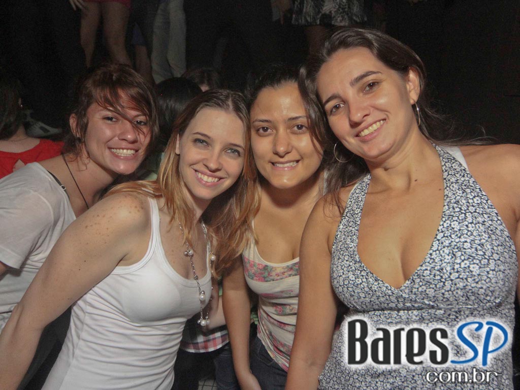 DJs convidados na noite de sexta-feira na The Week DJs convidados na noite de sexta-feira na The Week