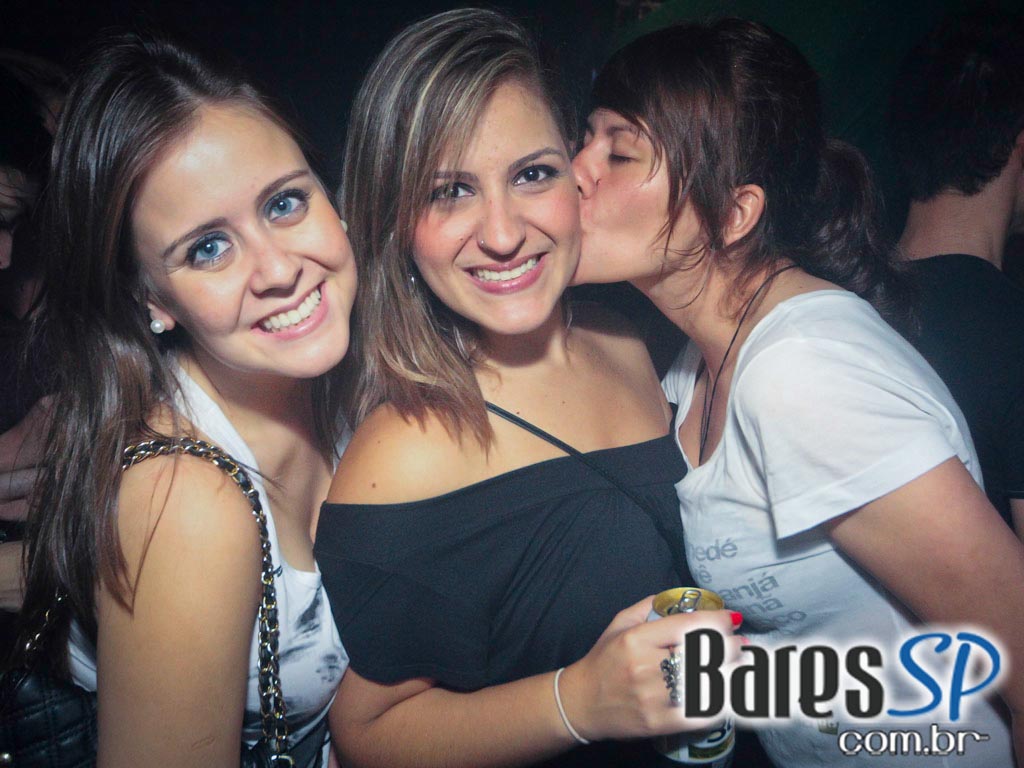 DJs convidados na noite de sexta-feira na The Week DJs convidados na noite de sexta-feira na The Week