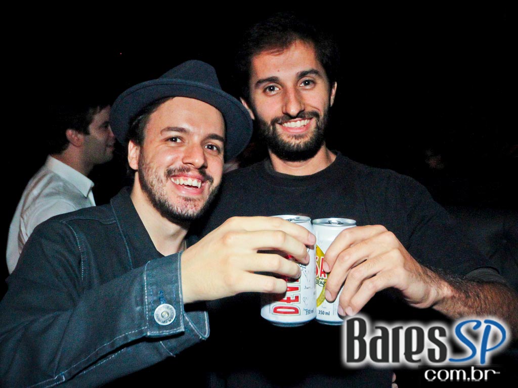 Festa Baile do Emme, Bixiga 70, aconteceu nesta quinta no Estúdio Emme Festa Baile do Emme, Bixiga 70, aconteceu nesta quinta no Estúdio Emme