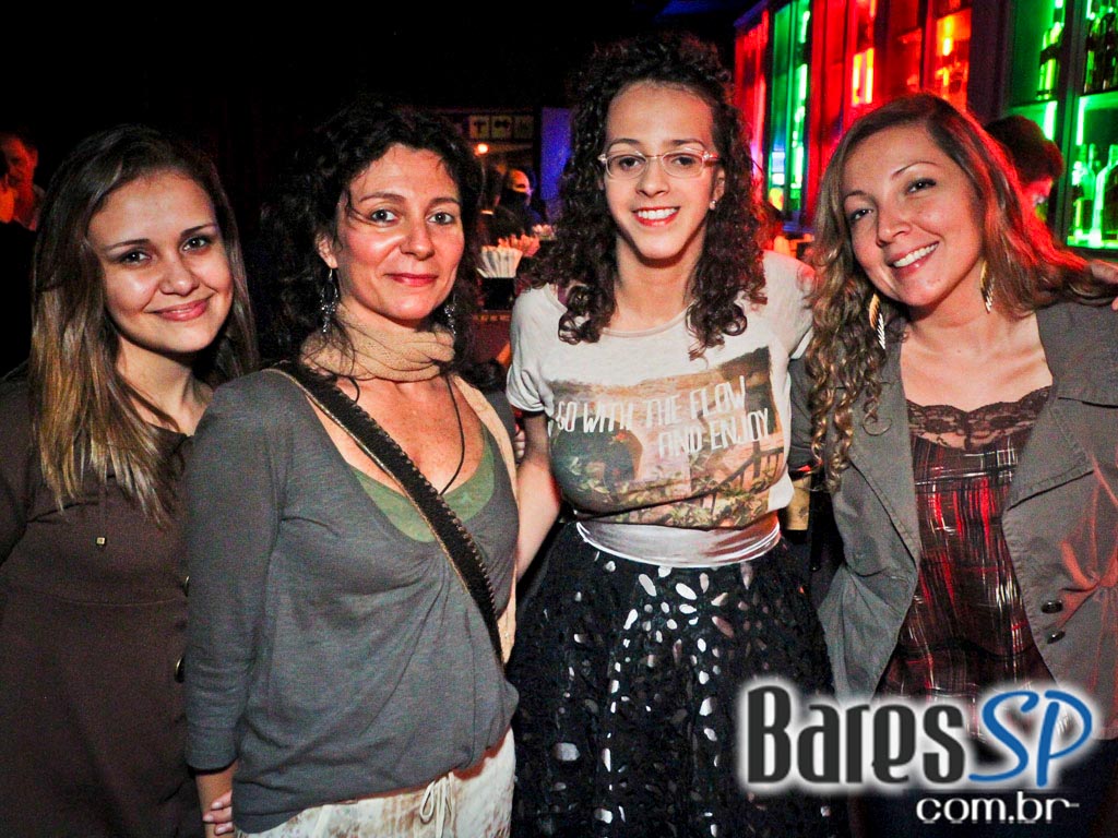 Festa Baile do Emme, Bixiga 70, aconteceu nesta quinta no Estúdio Emme Festa Baile do Emme, Bixiga 70, aconteceu nesta quinta no Estúdio Emme