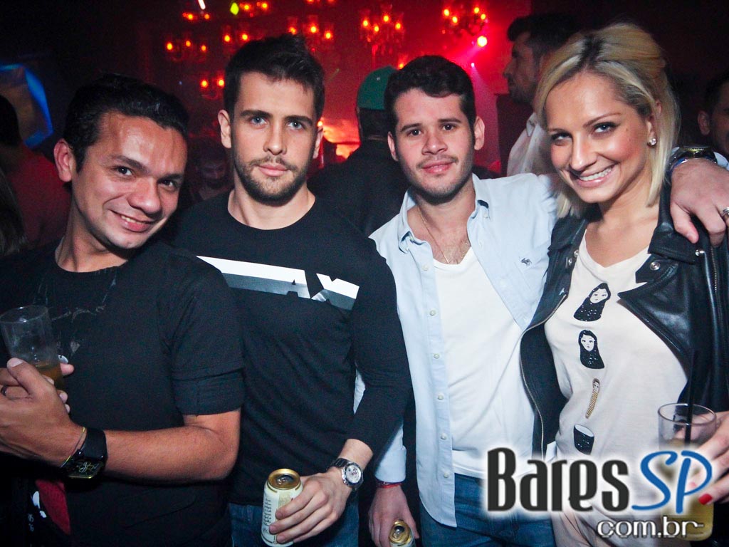 Na sexta-feira o Tonk Club inaugurou a Festa New Factory Na sexta-feira o Tonk Club inaugurou a Festa New Factory