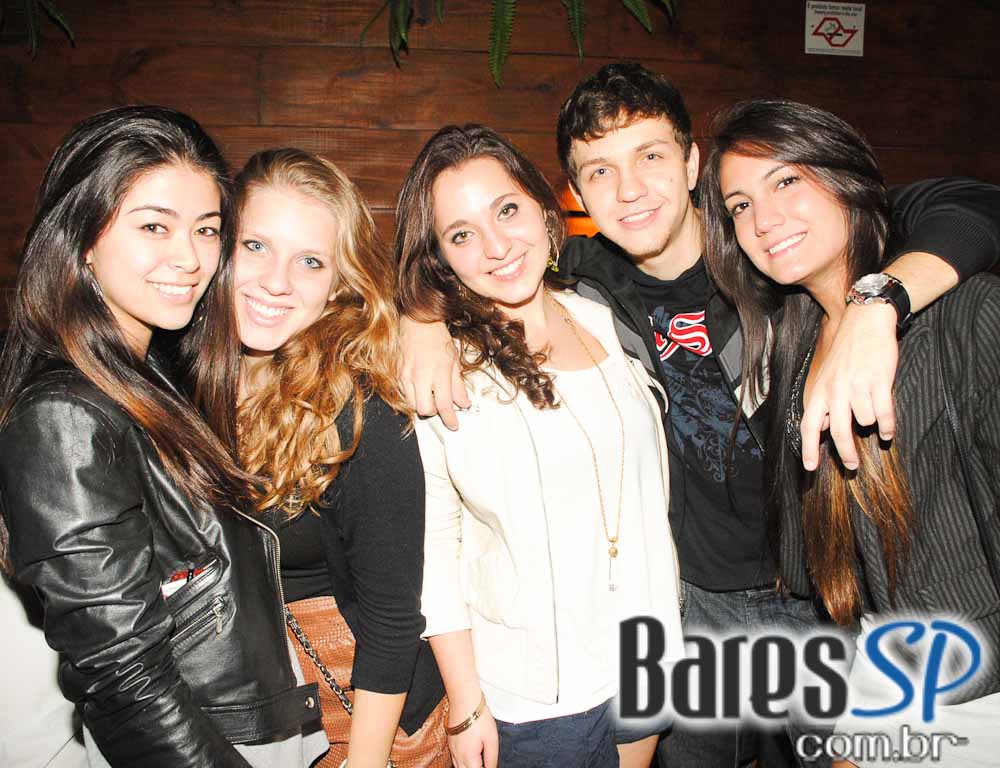 Sábado recheado de atrações com feijoada, samba e MPB no Bar Camará Sábado recheado de atrações com feijoada, samba e MPB no Bar Camará