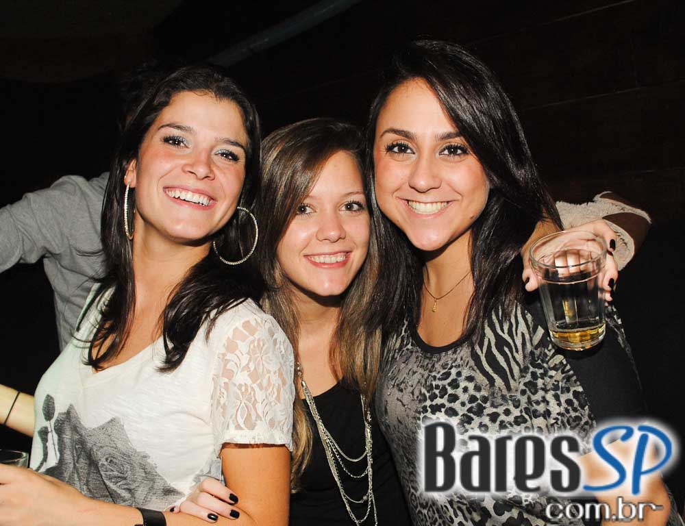 Sábado recheado de atrações com feijoada, samba e MPB no Bar Camará Sábado recheado de atrações com feijoada, samba e MPB no Bar Camará