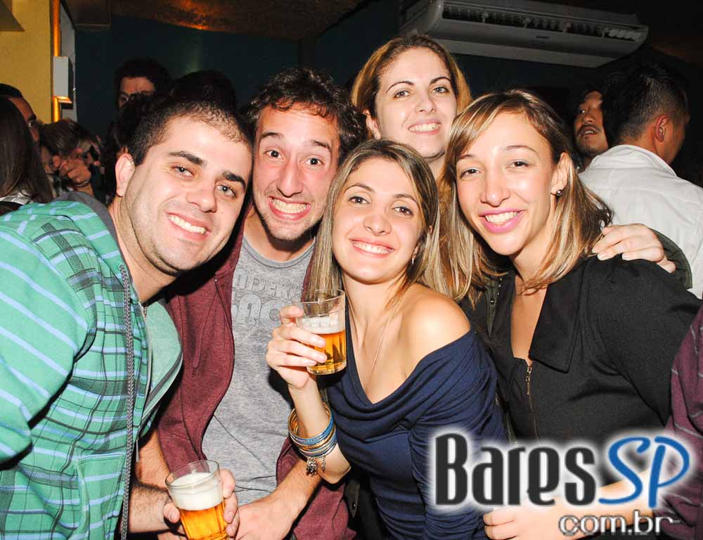 Sábado recheado de atrações com feijoada, samba e MPB no Bar Camará Sábado recheado de atrações com feijoada, samba e MPB no Bar Camará