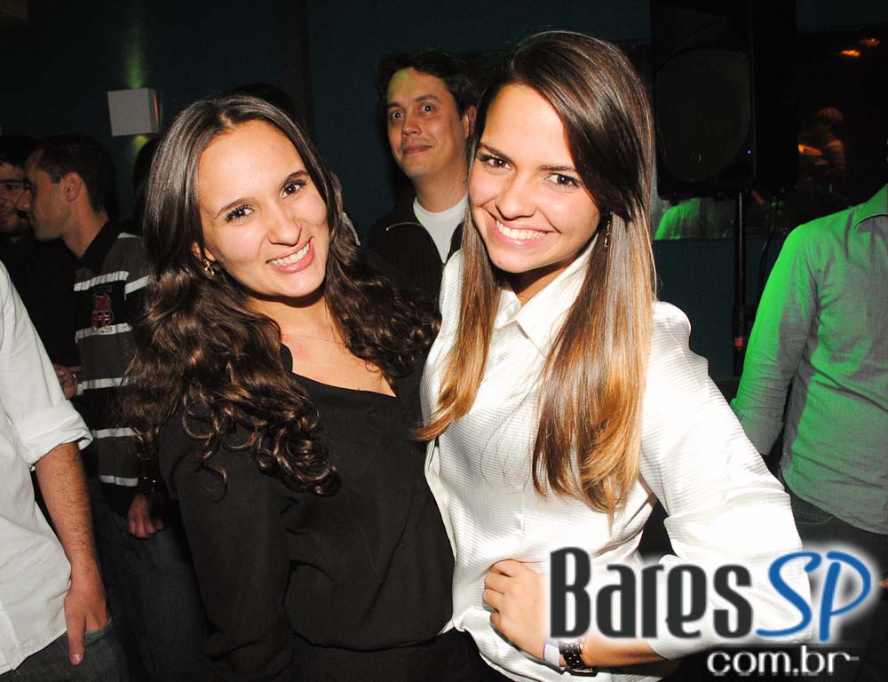 Sábado recheado de atrações com feijoada, samba e MPB no Bar Camará Sábado recheado de atrações com feijoada, samba e MPB no Bar Camará