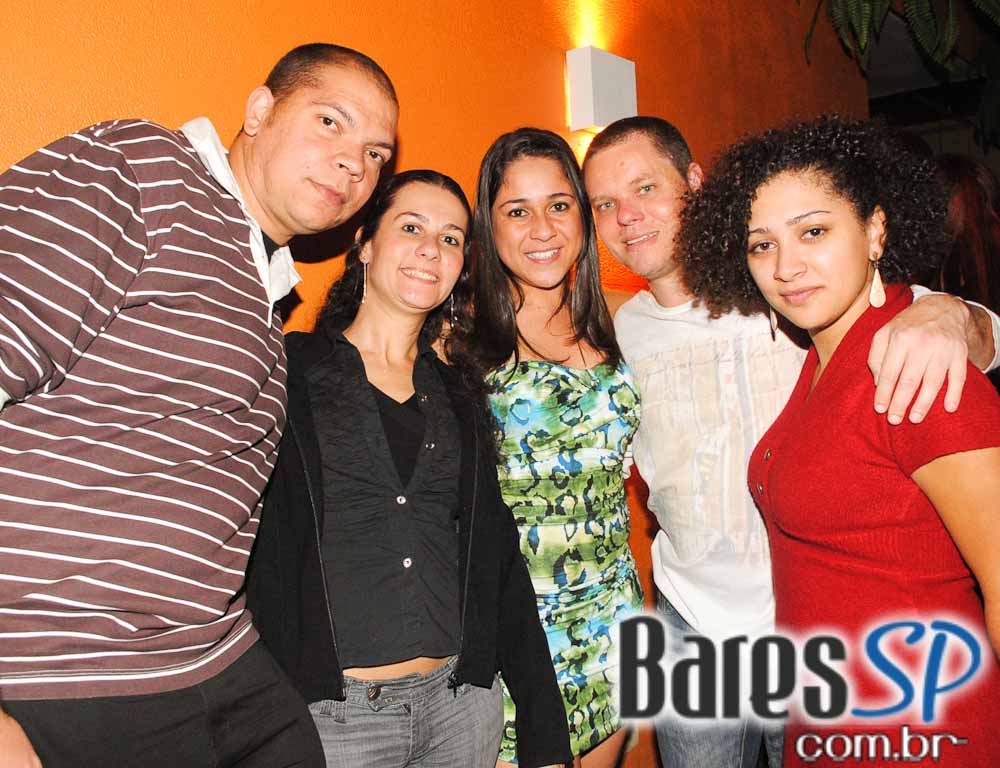 Sábado recheado de atrações com feijoada, samba e MPB no Bar Camará Sábado recheado de atrações com feijoada, samba e MPB no Bar Camará