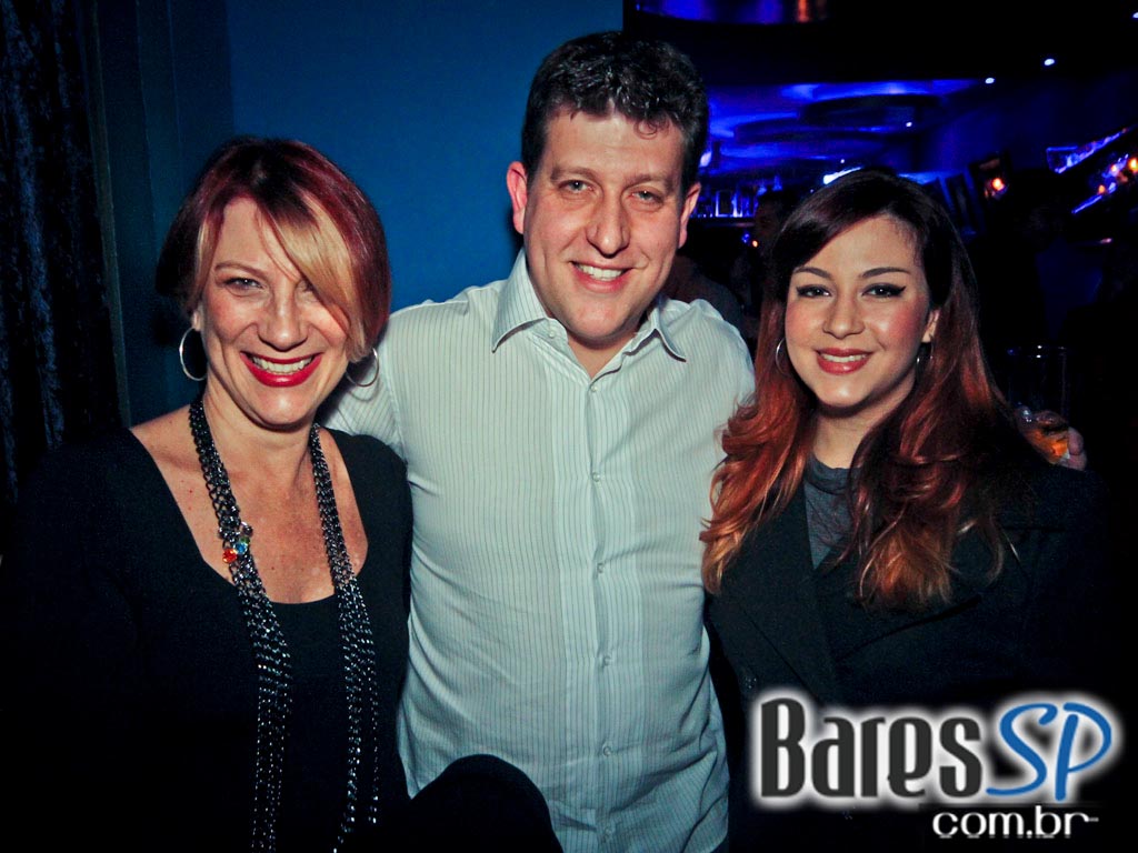 Blue Velvet apresentou na sexta-feira a noite Dancing Machine Blue Velvet apresentou na sexta-feira a noite Dancing Machine