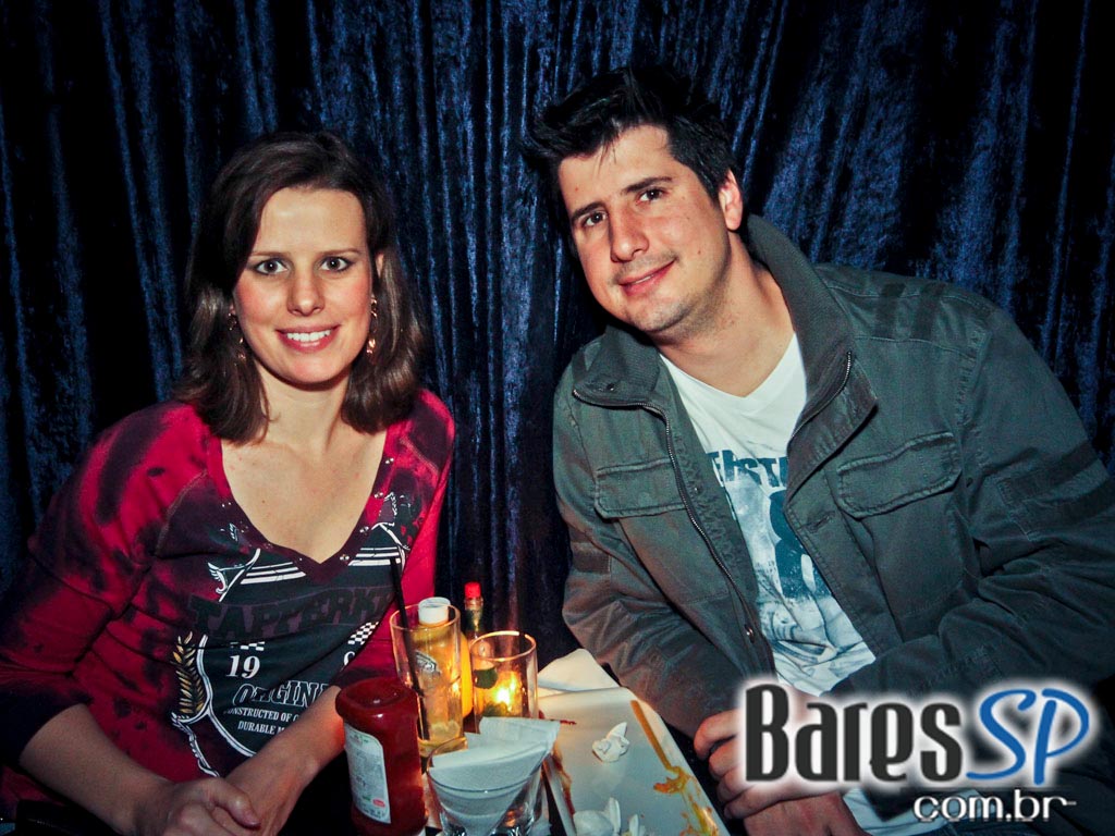 Blue Velvet apresentou na sexta-feira a noite Dancing Machine Blue Velvet apresentou na sexta-feira a noite Dancing Machine