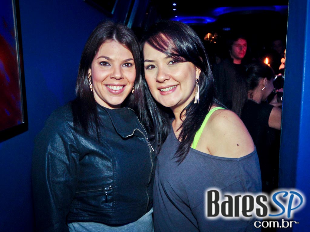 Blue Velvet apresentou na sexta-feira a noite Dancing Machine Blue Velvet apresentou na sexta-feira a noite Dancing Machine