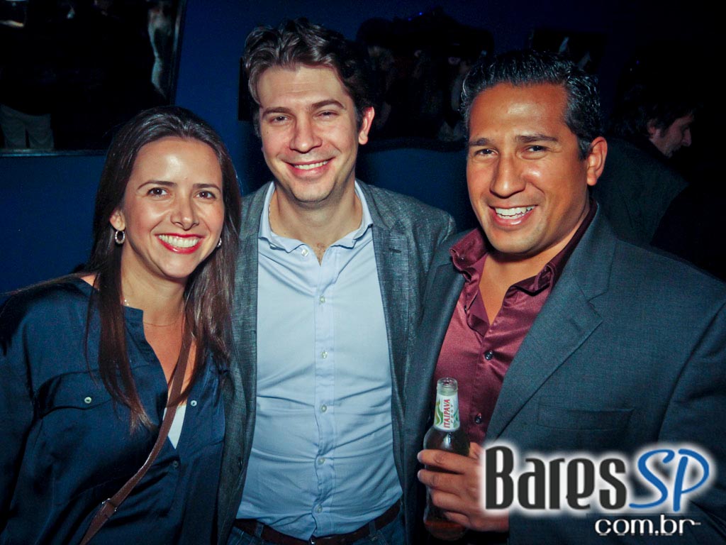 Blue Velvet apresentou na sexta-feira a noite Dancing Machine Blue Velvet apresentou na sexta-feira a noite Dancing Machine