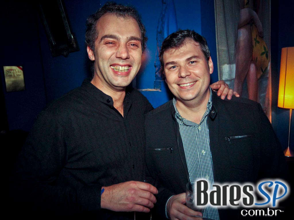 Blue Velvet apresentou na sexta-feira a noite Dancing Machine Blue Velvet apresentou na sexta-feira a noite Dancing Machine