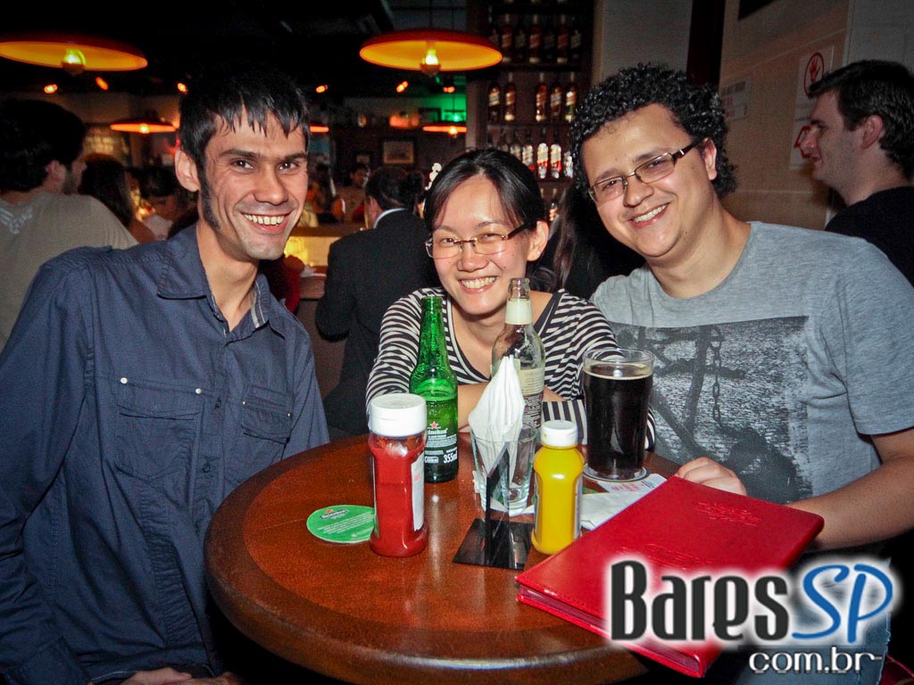 Nesta sexta-feira o The Queen’s Head Pub homenagou a banda Rolling Stones Nesta sexta-feira o The Queen’s Head Pub homenagou a banda Rolling Stones