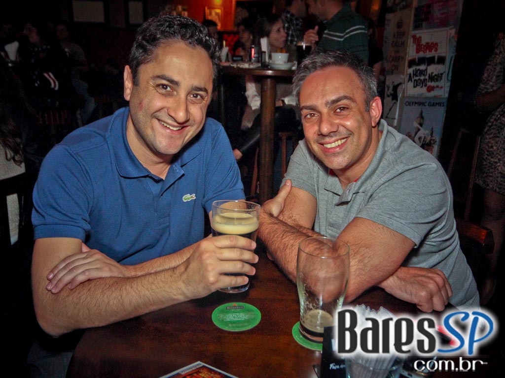 Nesta sexta-feira o The Queen’s Head Pub homenagou a banda Rolling Stones Nesta sexta-feira o The Queen’s Head Pub homenagou a banda Rolling Stones