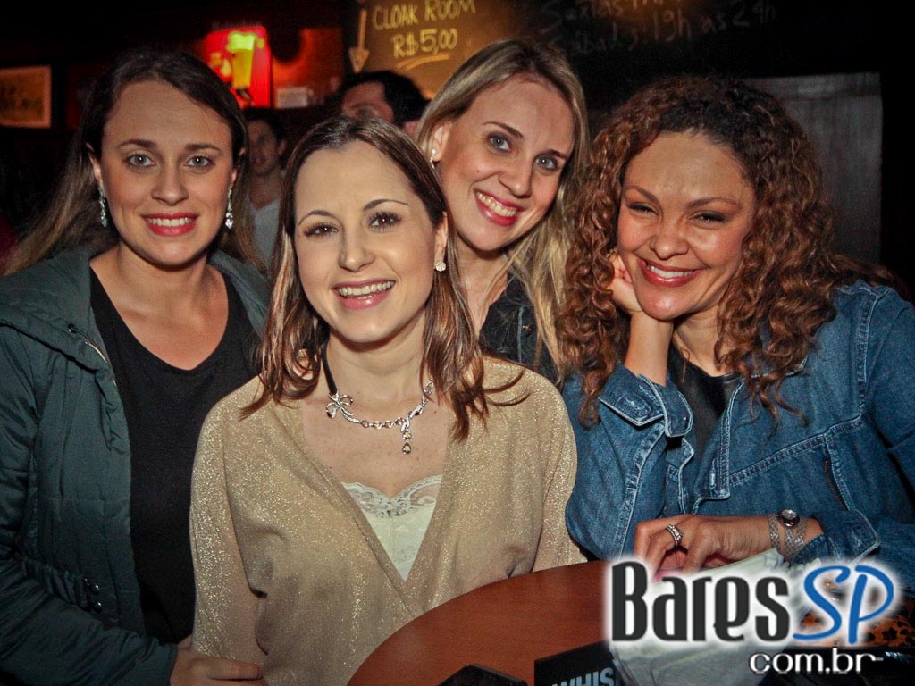 Nesta sexta-feira o The Queen’s Head Pub homenagou a banda Rolling Stones Nesta sexta-feira o The Queen’s Head Pub homenagou a banda Rolling Stones