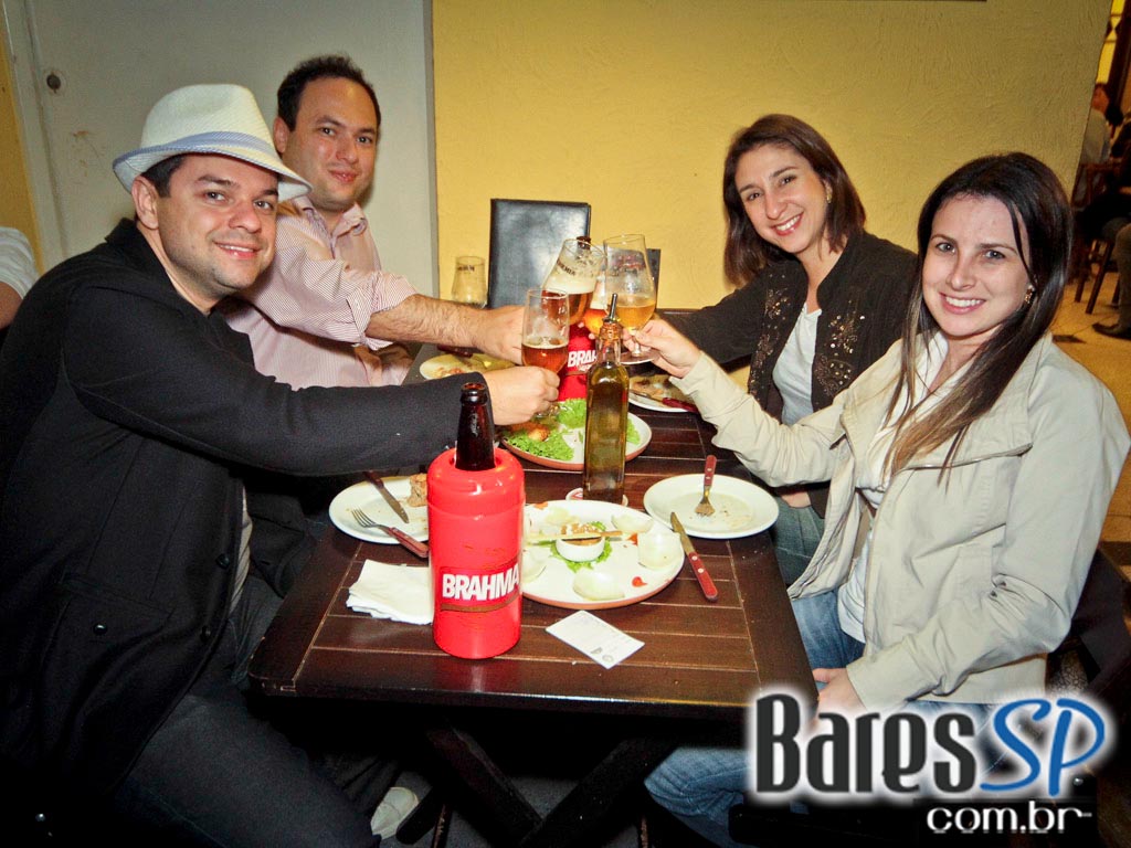 Happy hour com petisco participante do Comida di Buteco Happy hour com petisco participante do Comida di Buteco