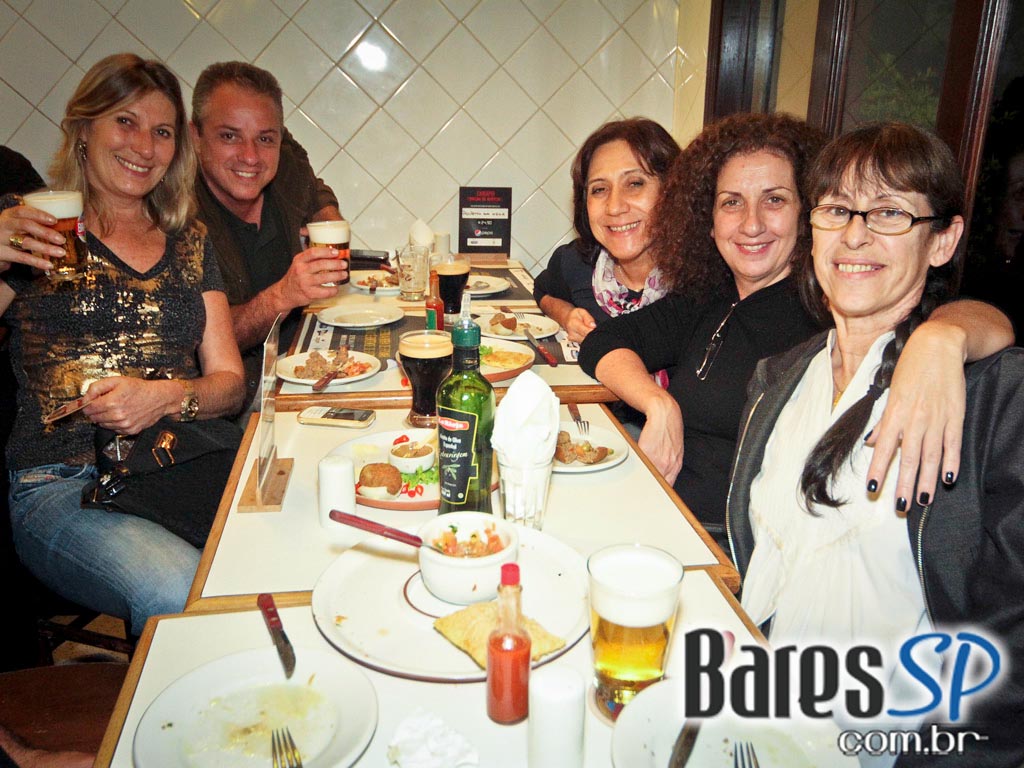 Happy hour com petisco participante do Comida di Buteco Happy hour com petisco participante do Comida di Buteco