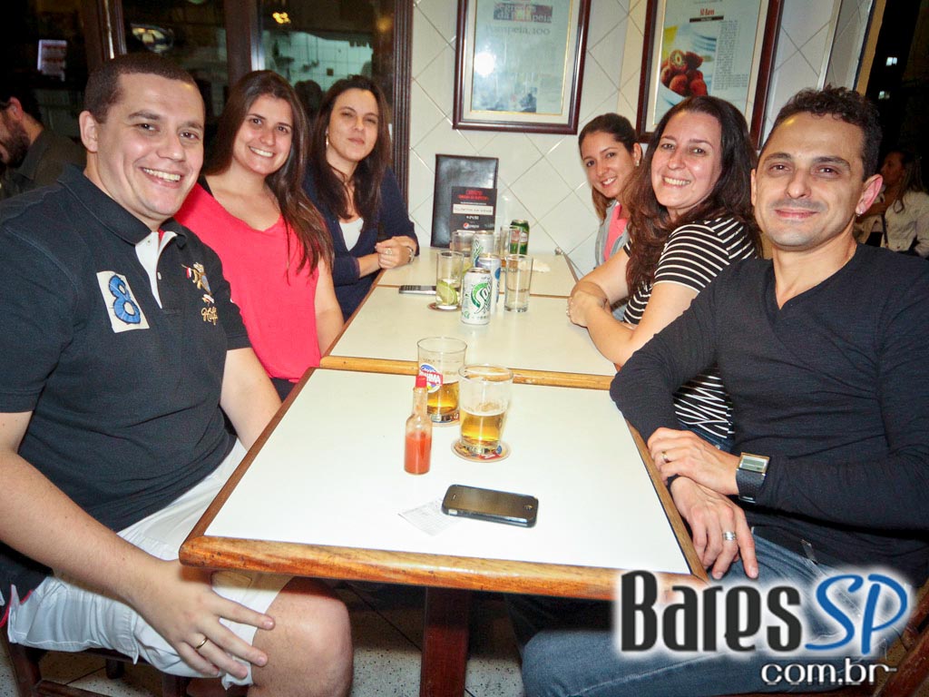 Happy hour com petisco participante do Comida di Buteco Happy hour com petisco participante do Comida di Buteco