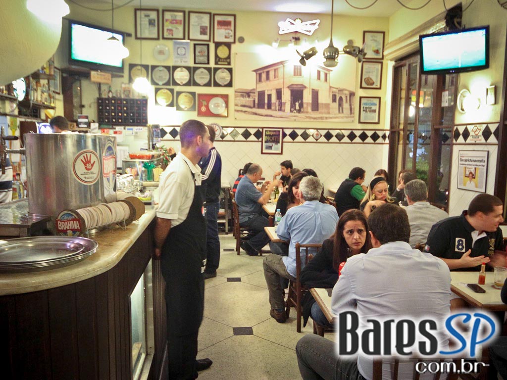 Happy hour com petisco participante do Comida di Buteco Happy hour com petisco participante do Comida di Buteco