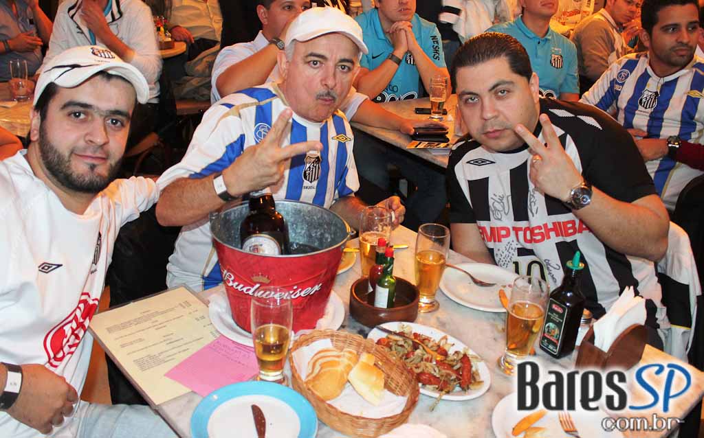 Boteco da Vila, bar temático do Santos, transmitiu jogo da Libertadores entre Santos e Corinthians Boteco da Vila, bar temático do Santos, transmitiu jogo da Libertadores entre Santos e Corinthians