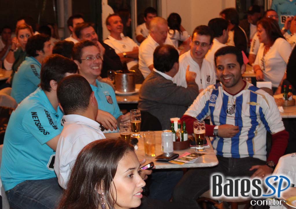 Boteco da Vila, bar temático do Santos, transmitiu jogo da Libertadores entre Santos e Corinthians Boteco da Vila, bar temático do Santos, transmitiu jogo da Libertadores entre Santos e Corinthians