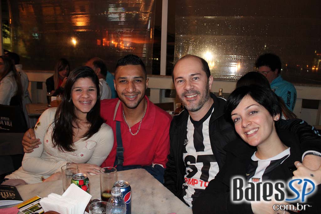 Boteco da Vila, bar temático do Santos, transmitiu jogo da Libertadores entre Santos e Corinthians Boteco da Vila, bar temático do Santos, transmitiu jogo da Libertadores entre Santos e Corinthians