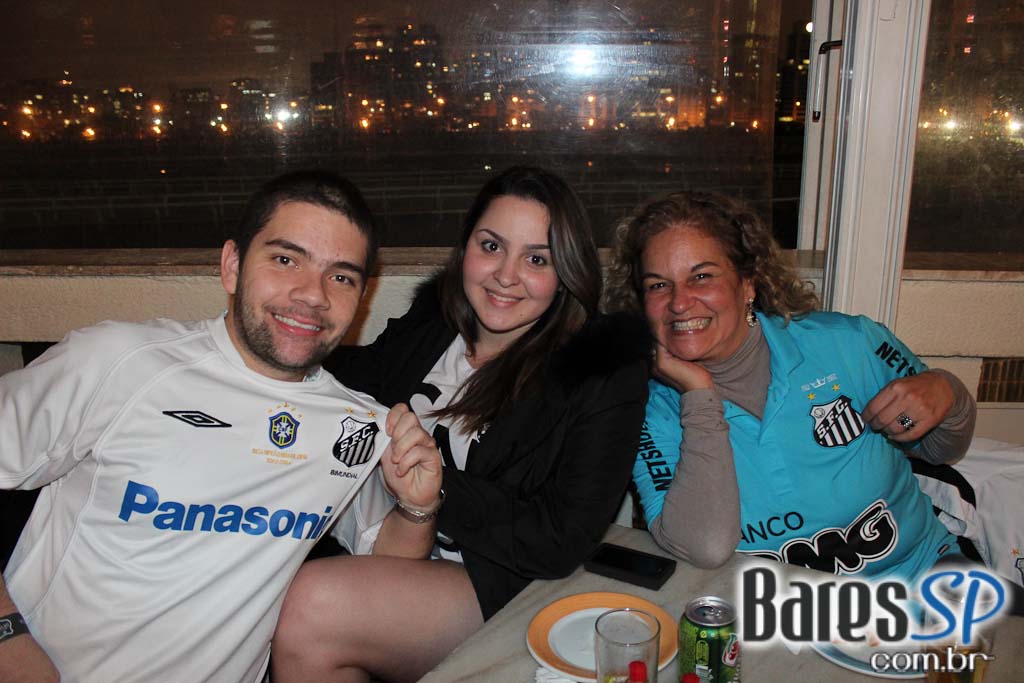 Boteco da Vila, bar temático do Santos, transmitiu jogo da Libertadores entre Santos e Corinthians Boteco da Vila, bar temático do Santos, transmitiu jogo da Libertadores entre Santos e Corinthians