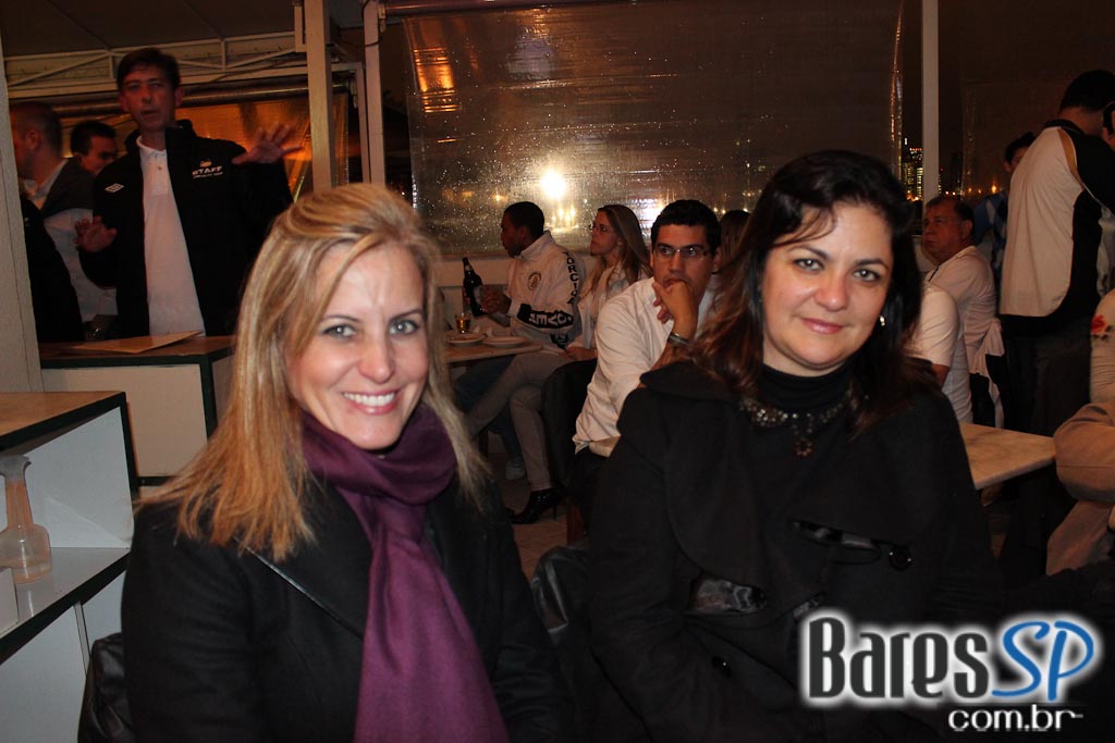 Boteco da Vila, bar temático do Santos, transmitiu jogo da Libertadores entre Santos e Corinthians Boteco da Vila, bar temático do Santos, transmitiu jogo da Libertadores entre Santos e Corinthians