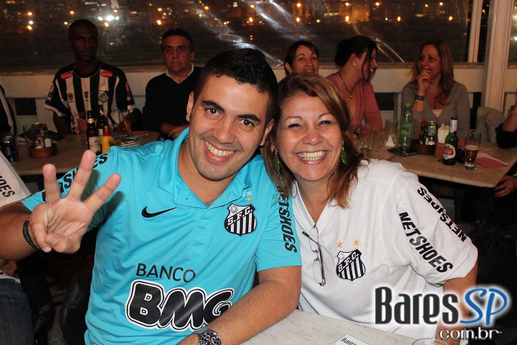 Boteco da Vila, bar temático do Santos, transmitiu jogo da Libertadores entre Santos e Corinthians Boteco da Vila, bar temático do Santos, transmitiu jogo da Libertadores entre Santos e Corinthians
