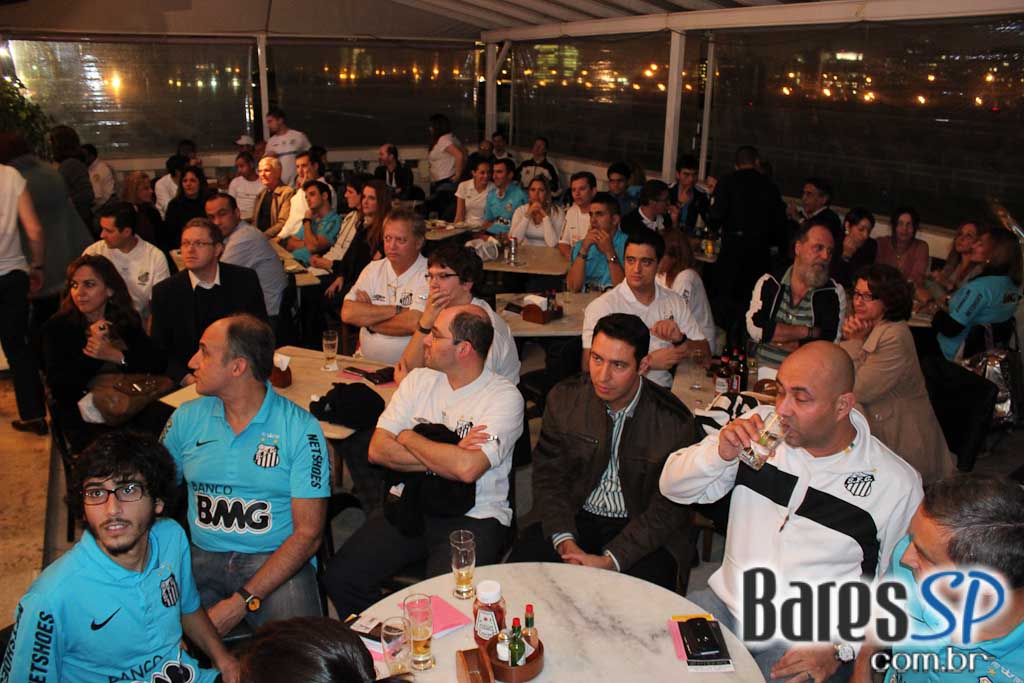 Boteco da Vila, bar temático do Santos, transmitiu jogo da Libertadores entre Santos e Corinthians Boteco da Vila, bar temático do Santos, transmitiu jogo da Libertadores entre Santos e Corinthians