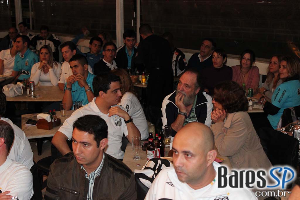 Boteco da Vila, bar temático do Santos, transmitiu jogo da Libertadores entre Santos e Corinthians Boteco da Vila, bar temático do Santos, transmitiu jogo da Libertadores entre Santos e Corinthians