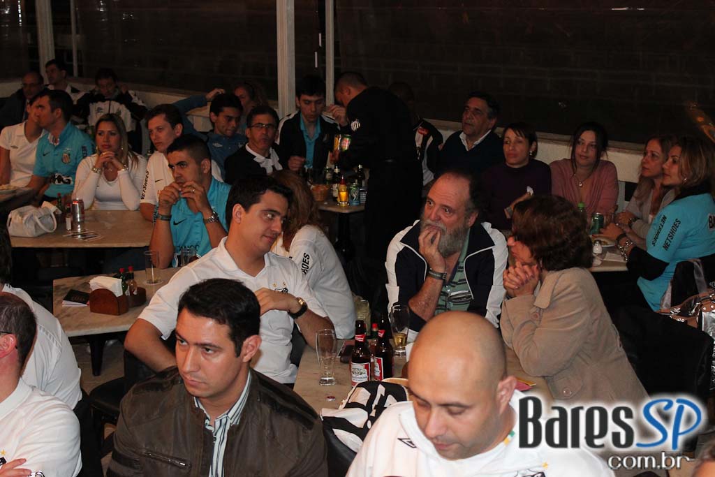 Boteco da Vila, bar temático do Santos, transmitiu jogo da Libertadores entre Santos e Corinthians Boteco da Vila, bar temático do Santos, transmitiu jogo da Libertadores entre Santos e Corinthians
