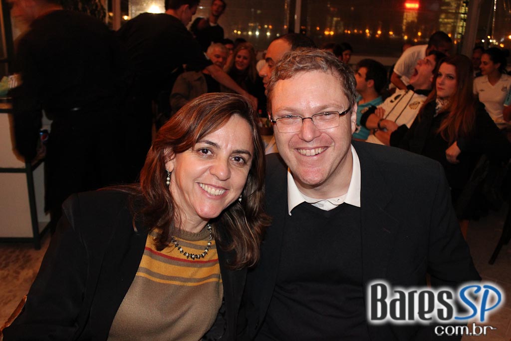 Boteco da Vila, bar temático do Santos, transmitiu jogo da Libertadores entre Santos e Corinthians Boteco da Vila, bar temático do Santos, transmitiu jogo da Libertadores entre Santos e Corinthians