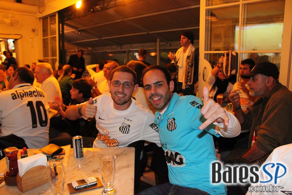 Boteco da Vila, bar temático do Santos, transmitiu jogo da Libertadores entre Santos e Corinthians Boteco da Vila, bar temático do Santos, transmitiu jogo da Libertadores entre Santos e Corinthians