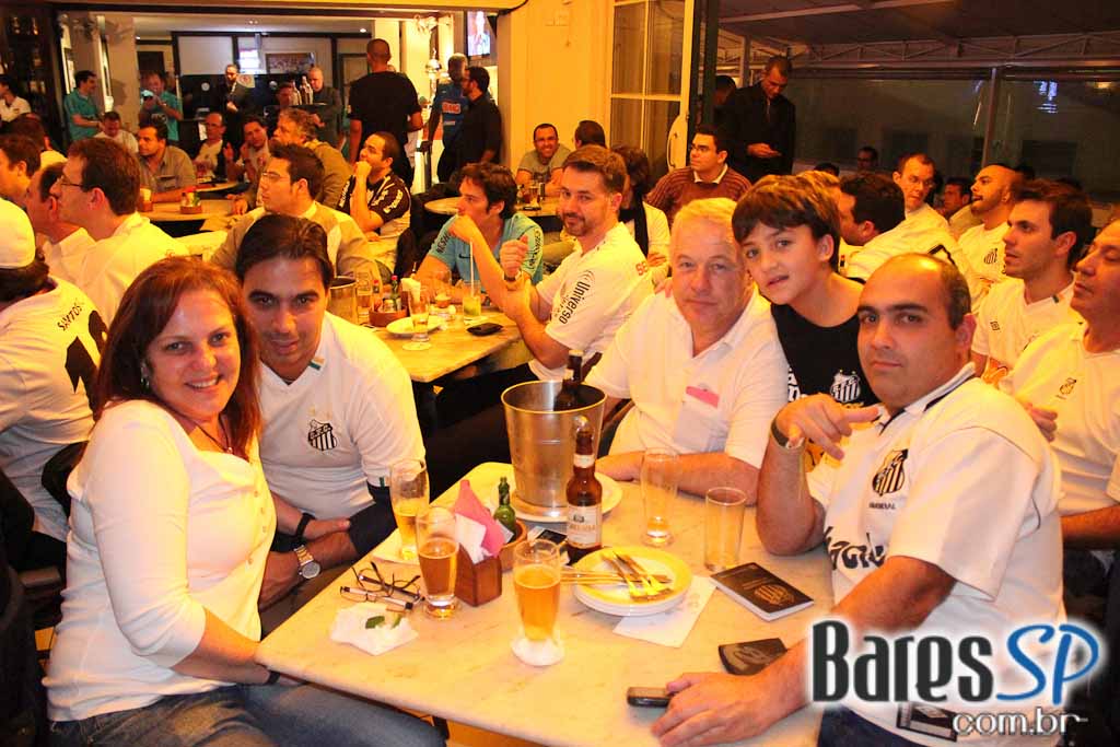 Boteco da Vila, bar temático do Santos, transmitiu jogo da Libertadores entre Santos e Corinthians Boteco da Vila, bar temático do Santos, transmitiu jogo da Libertadores entre Santos e Corinthians