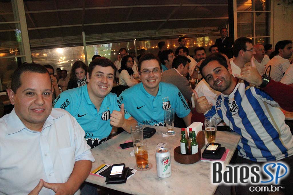 Boteco da Vila, bar temático do Santos, transmitiu jogo da Libertadores entre Santos e Corinthians Boteco da Vila, bar temático do Santos, transmitiu jogo da Libertadores entre Santos e Corinthians