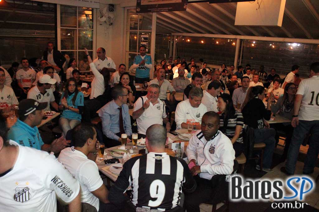 Boteco da Vila, bar temático do Santos, transmitiu jogo da Libertadores entre Santos e Corinthians Boteco da Vila, bar temático do Santos, transmitiu jogo da Libertadores entre Santos e Corinthians