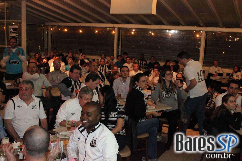 Boteco da Vila, bar temático do Santos, transmitiu jogo da Libertadores entre Santos e Corinthians Boteco da Vila, bar temático do Santos, transmitiu jogo da Libertadores entre Santos e Corinthians